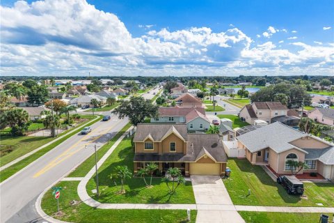 Villa ou maison à vendre à Kissimmee, Floride: 4 chambres, 191.47 m2 № 2420038 - photo 3