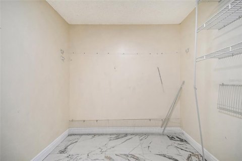 Villa ou maison à vendre à Kissimmee, Floride: 4 chambres, 191.47 m2 № 2420038 - photo 25