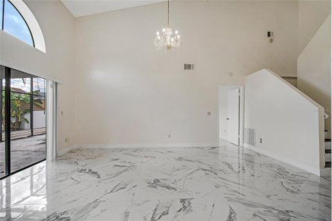 Villa ou maison à vendre à Kissimmee, Floride: 4 chambres, 191.47 m2 № 2420038 - photo 19