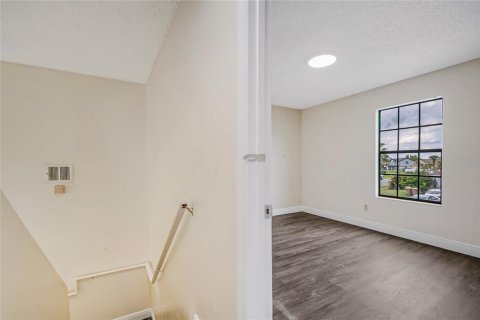 Villa ou maison à vendre à Kissimmee, Floride: 4 chambres, 191.47 m2 № 2420038 - photo 30