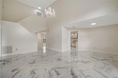 Villa ou maison à vendre à Kissimmee, Floride: 4 chambres, 191.47 m2 № 2420038 - photo 20