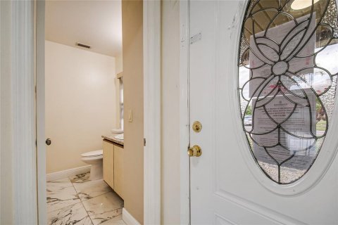 Villa ou maison à vendre à Kissimmee, Floride: 4 chambres, 191.47 m2 № 2420038 - photo 5