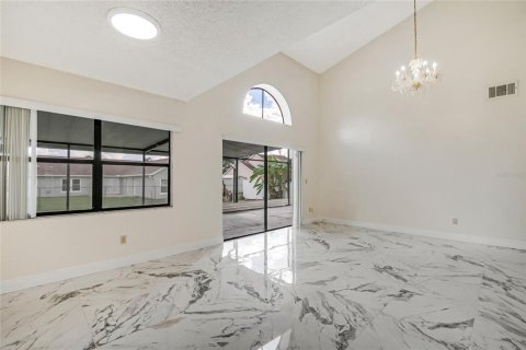 Villa ou maison à vendre à Kissimmee, Floride: 4 chambres, 191.47 m2 № 2420038 - photo 16