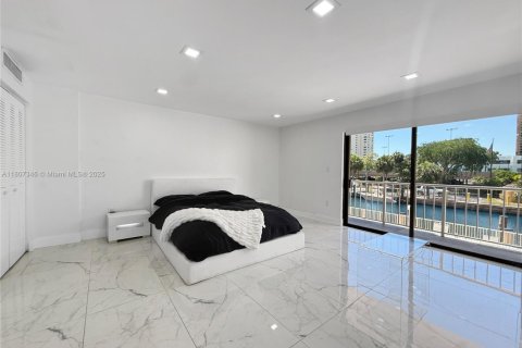 Condominio en alquiler en Miami, Florida, 52.03 m2 № 1748252 - foto 4