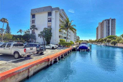 Condominio en alquiler en Miami, Florida, 52.03 m2 № 1748252 - foto 13