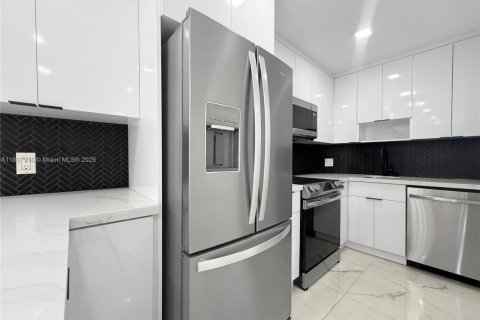 Condominio en alquiler en Miami, Florida, 52.03 m2 № 1748252 - foto 8