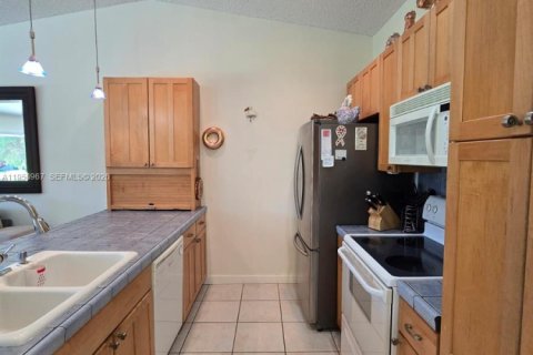 Adosado en venta en Boynton Beach, Florida, 2 dormitorios, 111.39 m2 № 2017801 - foto 17