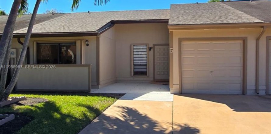 Adosado en Boynton Beach, Florida 2 dormitorios, 111.39 m2 № 2017801