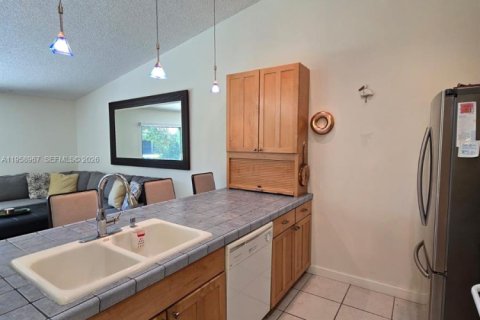 Adosado en venta en Boynton Beach, Florida, 2 dormitorios, 111.39 m2 № 2017801 - foto 15