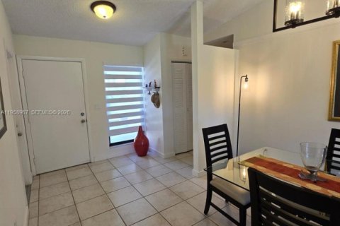 Adosado en venta en Boynton Beach, Florida, 2 dormitorios, 111.39 m2 № 2017801 - foto 5