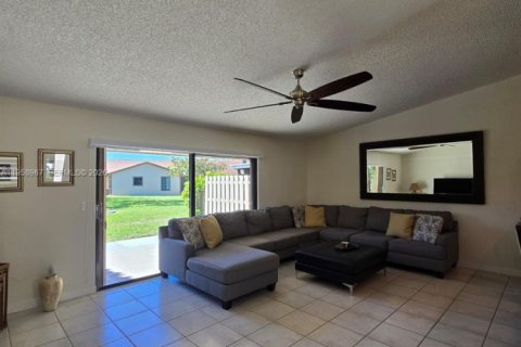 Adosado en venta en Boynton Beach, Florida, 2 dormitorios, 111.39 m2 № 2017801 - foto 8