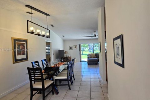 Adosado en venta en Boynton Beach, Florida, 2 dormitorios, 111.39 m2 № 2017801 - foto 4