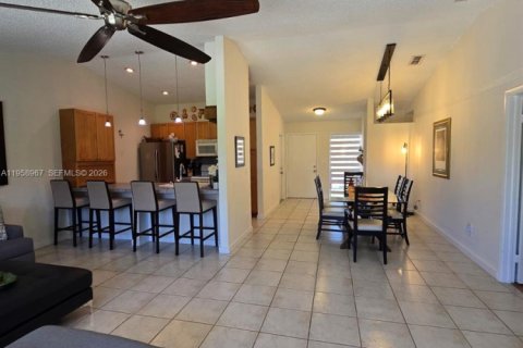 Adosado en venta en Boynton Beach, Florida, 2 dormitorios, 111.39 m2 № 2017801 - foto 11