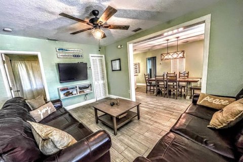 Propiedad comercial en venta en Clearwater, Florida, 253.99 m2 № 1347233 - foto 3