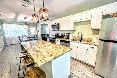 Propiedad comercial en venta en Clearwater, Florida, 253.99 m2 № 1347233 - foto 5