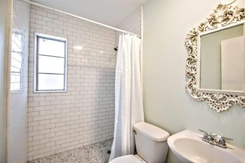 Propiedad comercial en venta en Clearwater, Florida, 253.99 m2 № 1347233 - foto 11