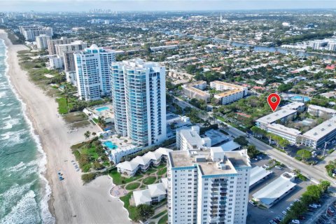 Condo in Lauderdale-by-the-Sea, Florida, 2 bedrooms № 2243350