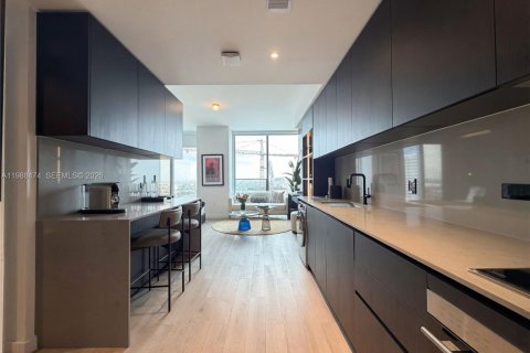 Condo in Miami, Florida № 2255312 - photo 12