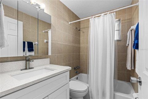 Condo in Daytona Beach, Florida, 2 bedrooms  № 2143623 - photo 20