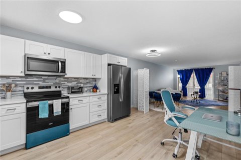 Condo in Daytona Beach, Florida, 2 bedrooms  № 2143623 - photo 16