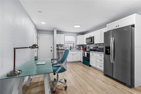 Condo in Daytona Beach, Florida, 2 bedrooms  № 2143623 - photo 13