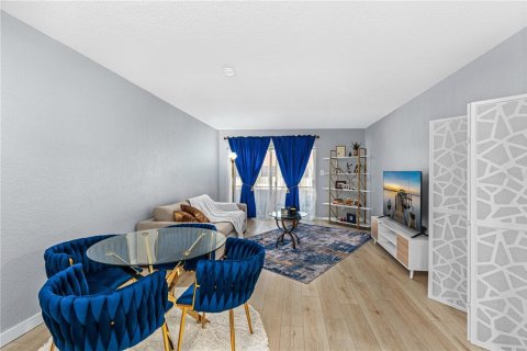 Condo in Daytona Beach, Florida, 2 bedrooms  № 2143623 - photo 4