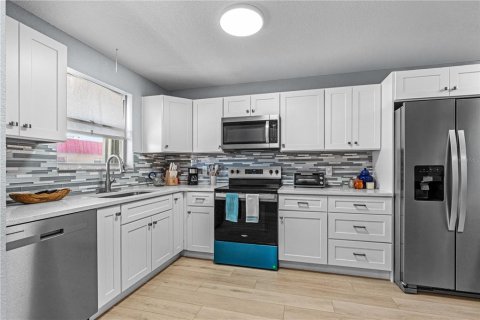 Condo in Daytona Beach, Florida, 2 bedrooms  № 2143623 - photo 15