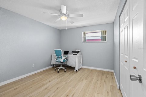 Condo in Daytona Beach, Florida, 2 bedrooms  № 2143623 - photo 21