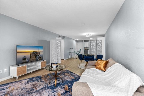 Condo in Daytona Beach, Florida, 2 bedrooms  № 2143623 - photo 10