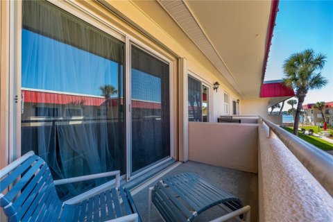 Condo in Daytona Beach, Florida, 2 bedrooms  № 2143623 - photo 7