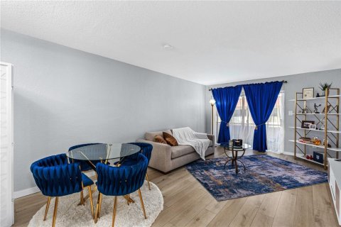 Condo in Daytona Beach, Florida, 2 bedrooms  № 2143623 - photo 6