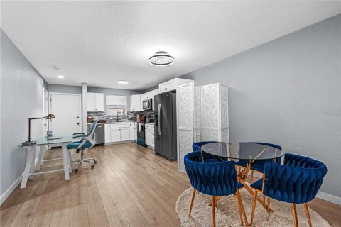 Condo in Daytona Beach, Florida, 2 bedrooms  № 2143623 - photo 12