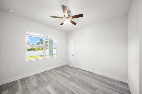House in Port Charlotte, Florida 4 bedrooms, 157.47 sq.m. № 2104855 - photo 19