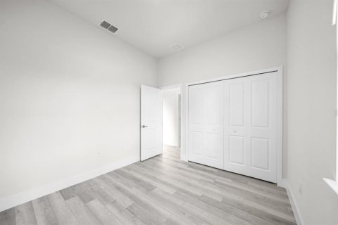 House in Port Charlotte, Florida 4 bedrooms, 157.47 sq.m. № 2104855 - photo 30