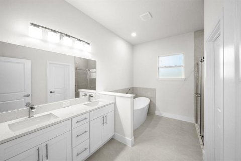 House in Port Charlotte, Florida 4 bedrooms, 157.47 sq.m. № 2104855 - photo 21