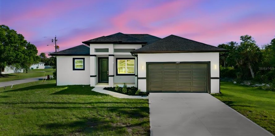 House in Port Charlotte, Florida 4 bedrooms, 157.47 sq.m. № 2104855