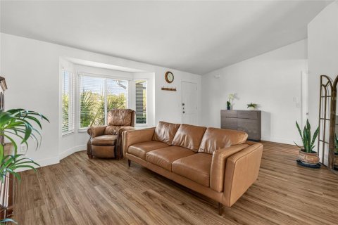 Villa ou maison à vendre à Nokomis, Floride: 2 chambres, 143.07 m2 № 2213829 - photo 4