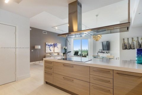 Купить кондоминиум в Норт-Майами-Бич, Флорида 2 спальни, 155.15м2, № 1766528 - фото 10