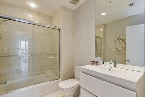 Купить кондоминиум в Норт-Майами-Бич, Флорида 2 спальни, 155.15м2, № 1766528 - фото 15