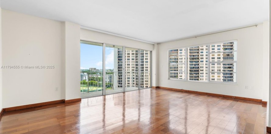 Condo in Miami, Florida, 1 bedroom  № 1864000