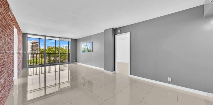Condominio en Aventura, Florida, 2 dormitorios  № 1892867