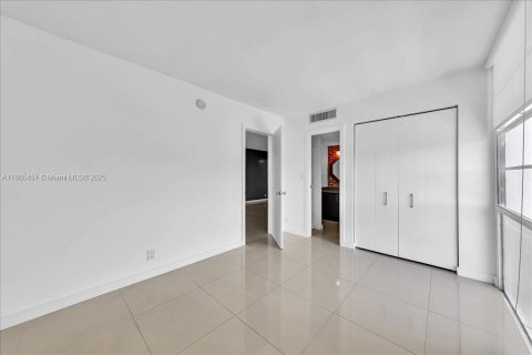 Condominio en alquiler en Aventura, Florida, 2 dormitorios, 92.34 m2 № 1892867 - foto 11