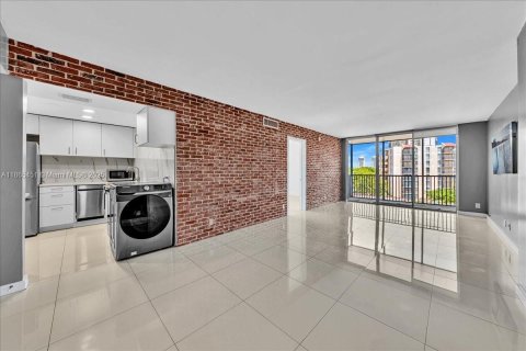 Condominio en alquiler en Aventura, Florida, 2 dormitorios, 92.34 m2 № 1892867 - foto 2