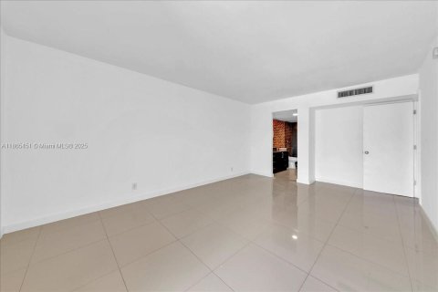 Condominio en alquiler en Aventura, Florida, 2 dormitorios, 92.34 m2 № 1892867 - foto 5