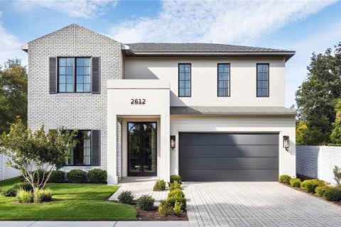 House in Orlando, Florida 5 bedrooms, 280.29 sq.m. № 1677576 - photo 1