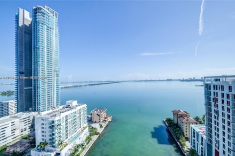 Condo in Miami, Florida, 2 bedrooms  № 1934456 - photo 3