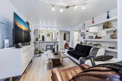 Condo in Boca Raton, Florida, 1 bedroom № 2169856 - photo 10