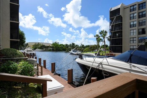 Condo in Boca Raton, Florida, 1 bedroom № 2169856 - photo 24