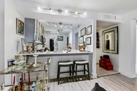 Condo in Boca Raton, Florida, 1 bedroom № 2169856 - photo 11