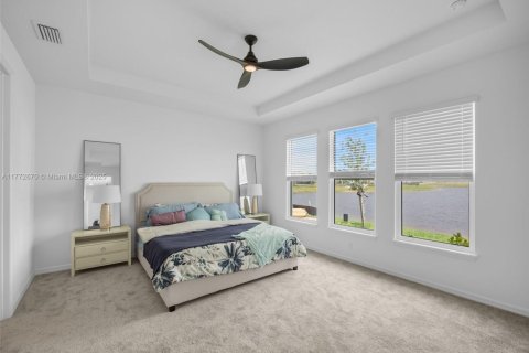 House in Port St. Lucie, Florida 5 bedrooms, 222.41 sq.m. № 1864899 - photo 13